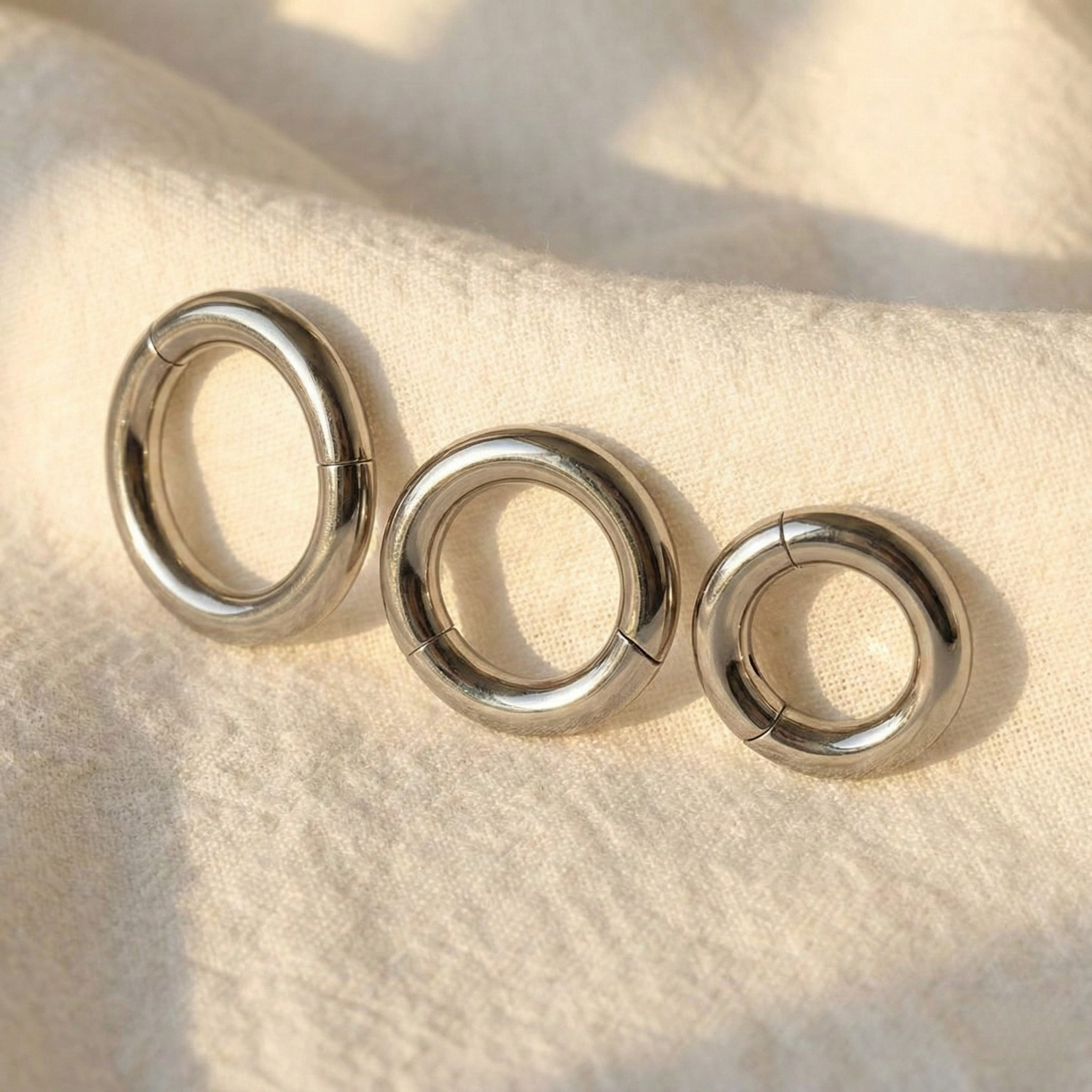 ASTM F136 Titanium Septum Clicker - Large Gauge (6G, 8G, 10G)