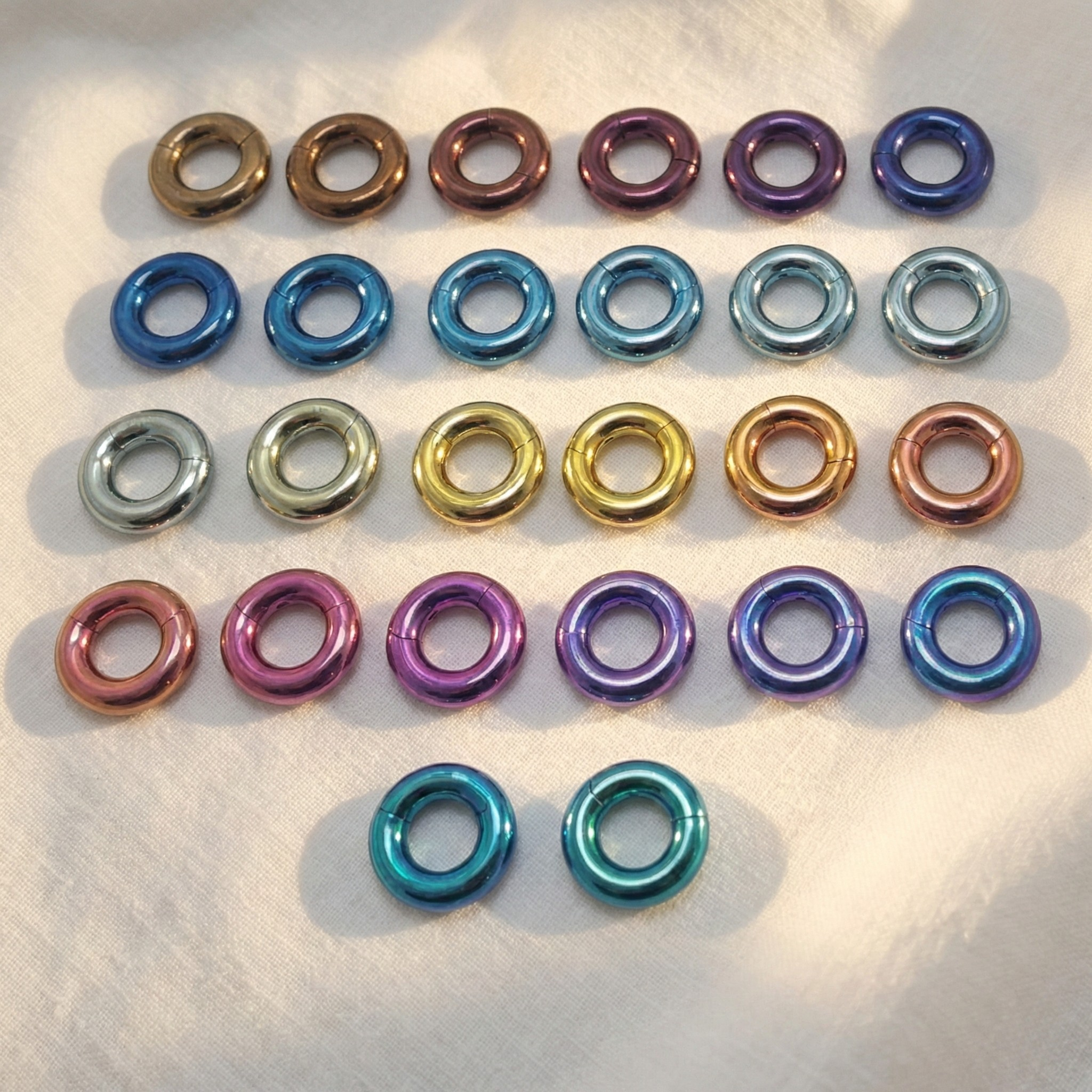 12g 10g 8g 6g Titanium Clicker - Large Gauge Hinged Hoop